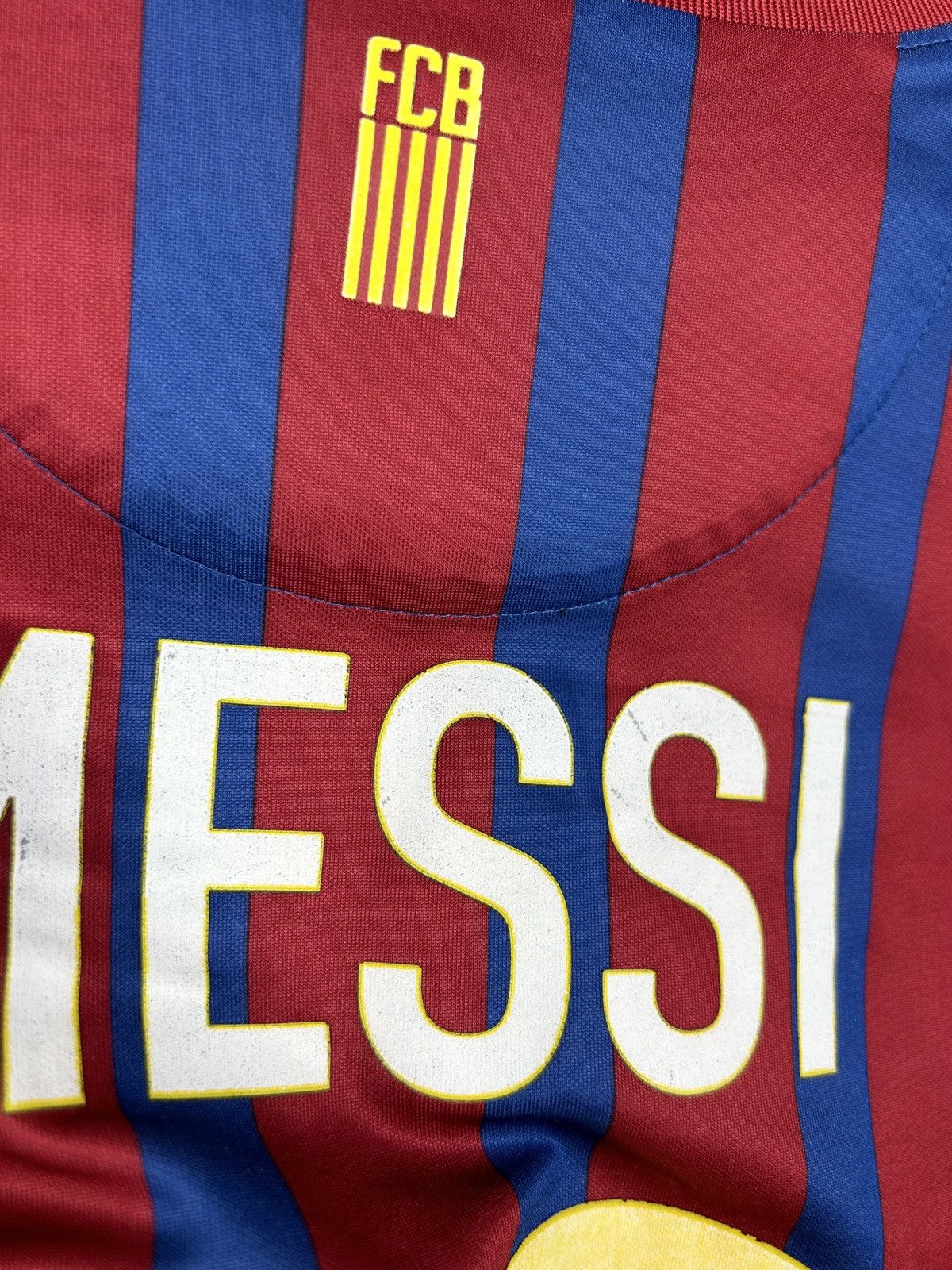 Vintage Mens Vintage Nike FC Barcelona Messi 10 Jersey T-shirt tee Size US XL / EU 56 / 4 - 19 Thumbnail