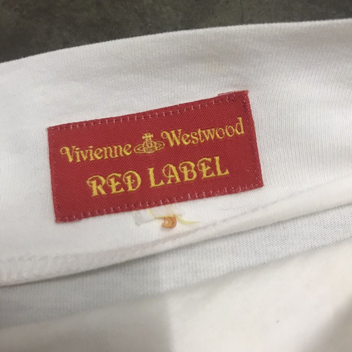 Vivienne Westwood VIVIENNE WESTWOOD - ASYMMETRIC LONG SLEEVE T-SHIRT Size S / US 4 / IT 40 - 9 Thumbnail