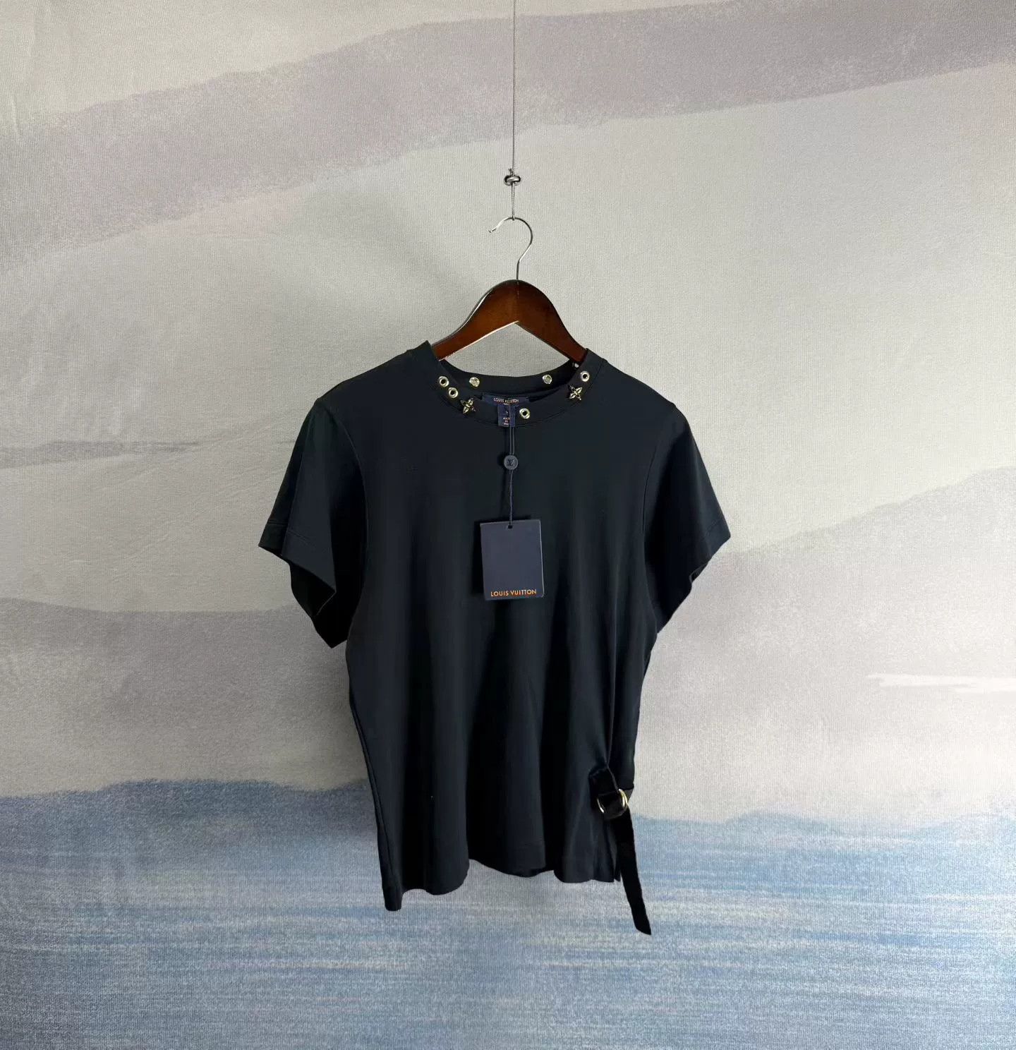 Louis Vuitton Louis Vuitton Black Collar Metal Floral Tee Size S / US 4 / IT 40 - 1 Thumbnail