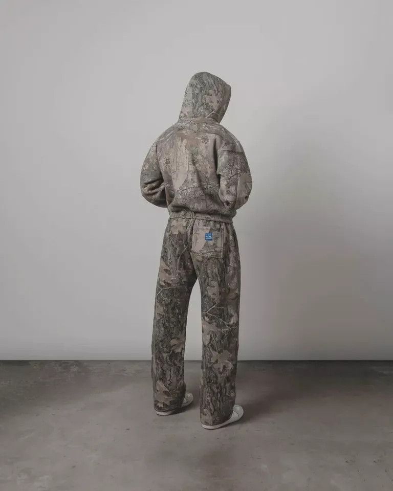 Akimbo Club × Realtree AKIMBO STRAIGHT-LEG SWEATPANTS - REALTREE® CAMO ; Sold Out Size US 35 - 10 Thumbnail