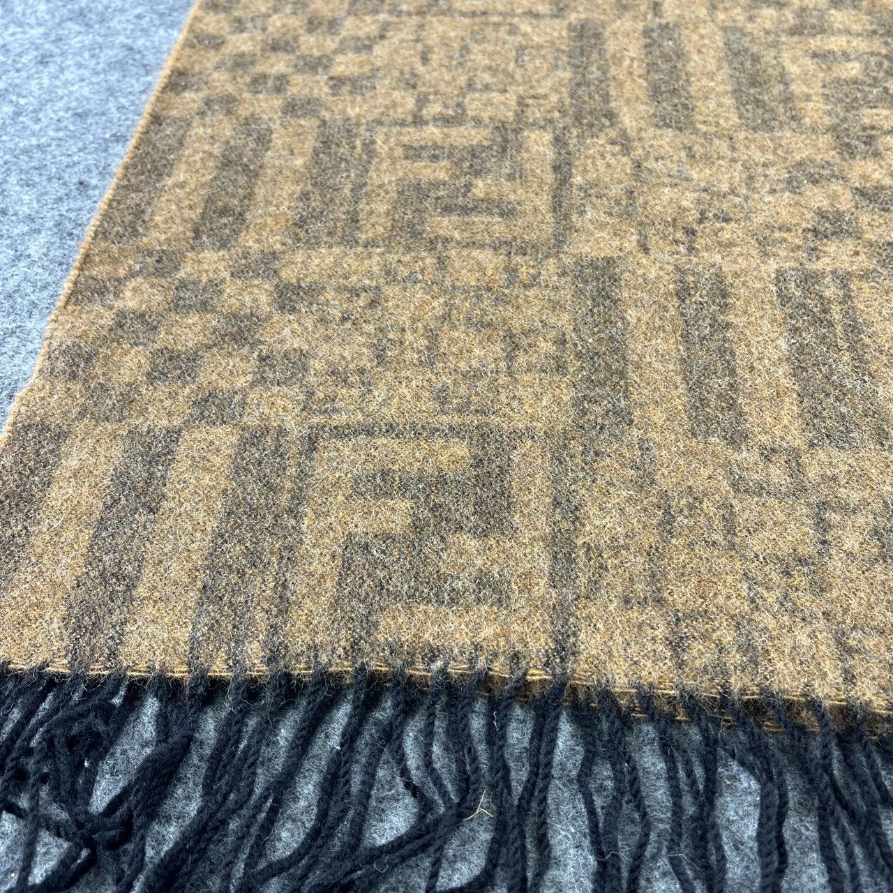 Fendi Fendi FF Logo Scarf / Muffler / Neckwear T417 Size ONE SIZE - 7 Thumbnail