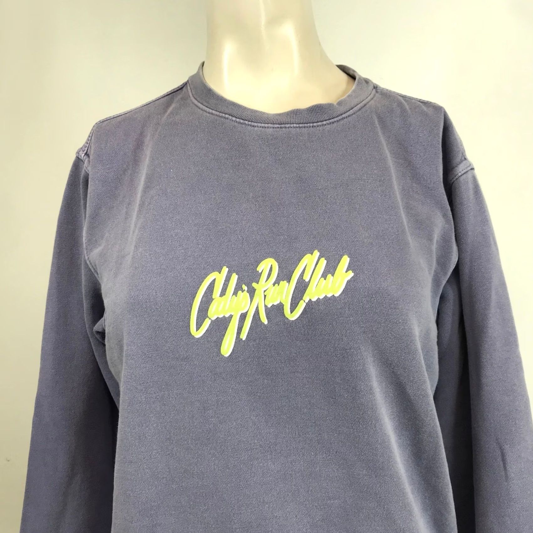 Vintage Cody's Run Club Purple Crewneck Sweatshirt Graphic Print Size XS Size XS / US 0-2 / IT 36-38 - 2 Thumbnail