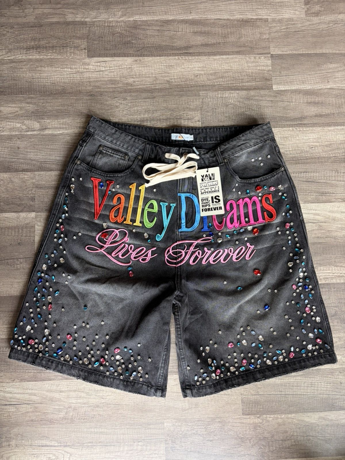 Vale Vale Forever Ice Cream Jorts Size US 36 / EU 52 - 1 Thumbnail