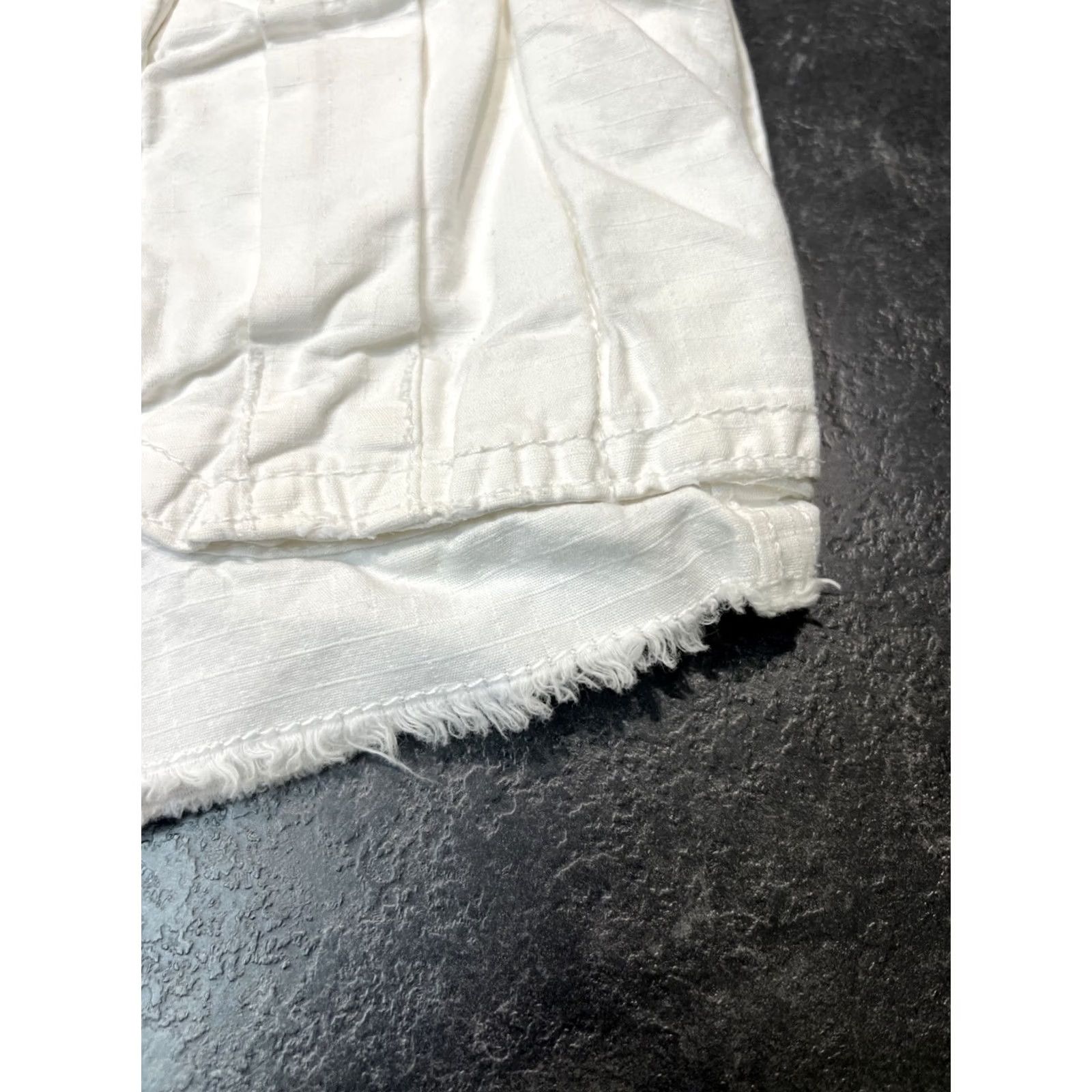 American Eagle Outfitters American Eagle Outfitters Classic Cargo Shorts Mens Size 30 White 10” Inseam Size US 30 / EU 46 - 6 Thumbnail