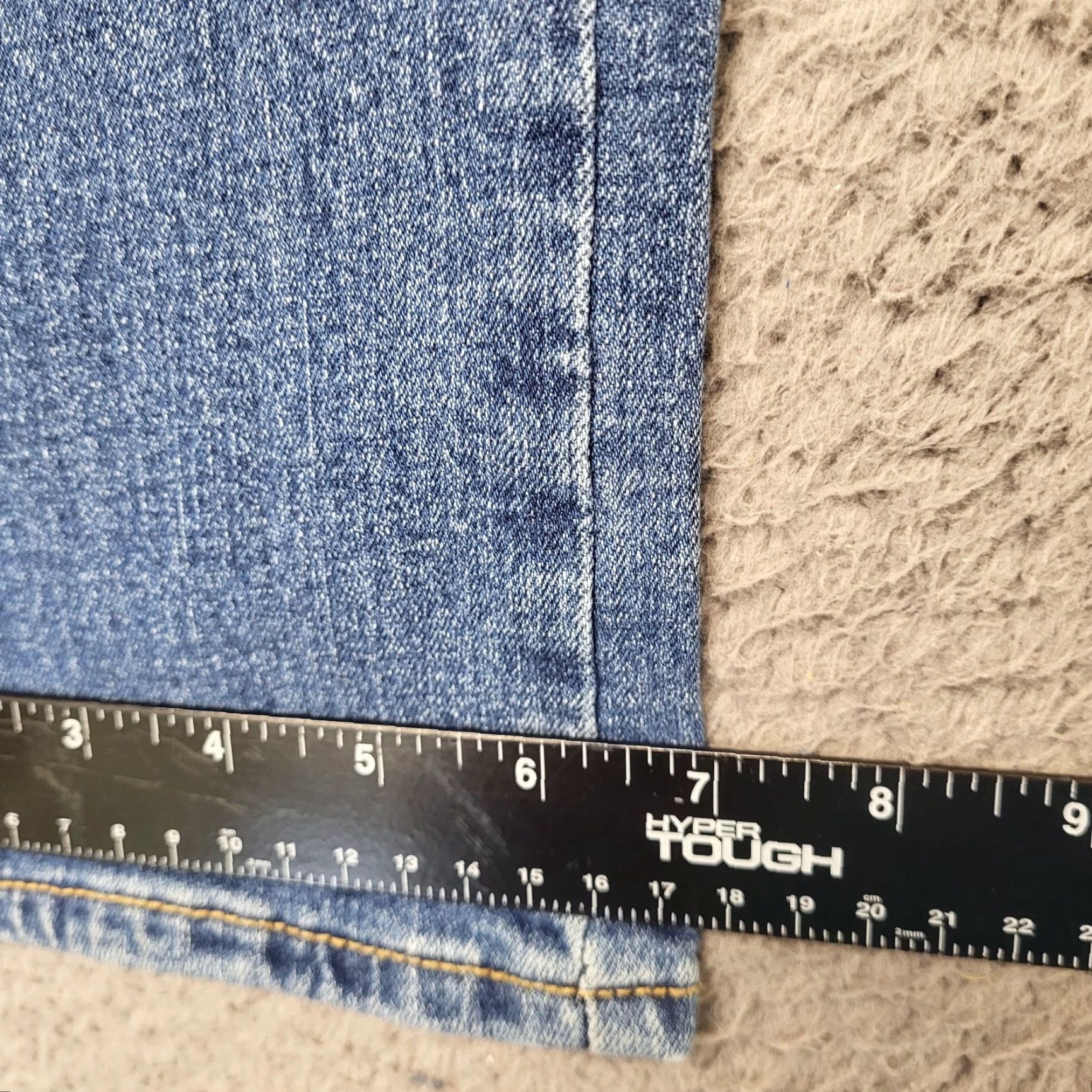 Old Navy Old Navy Jeans Women's Size 12 Blue Distressed Mid Rise Straight Leg Denim 5-Pocket N/A? Not allowed. Size 34" / US 12 / IT 48 - 6 Thumbnail