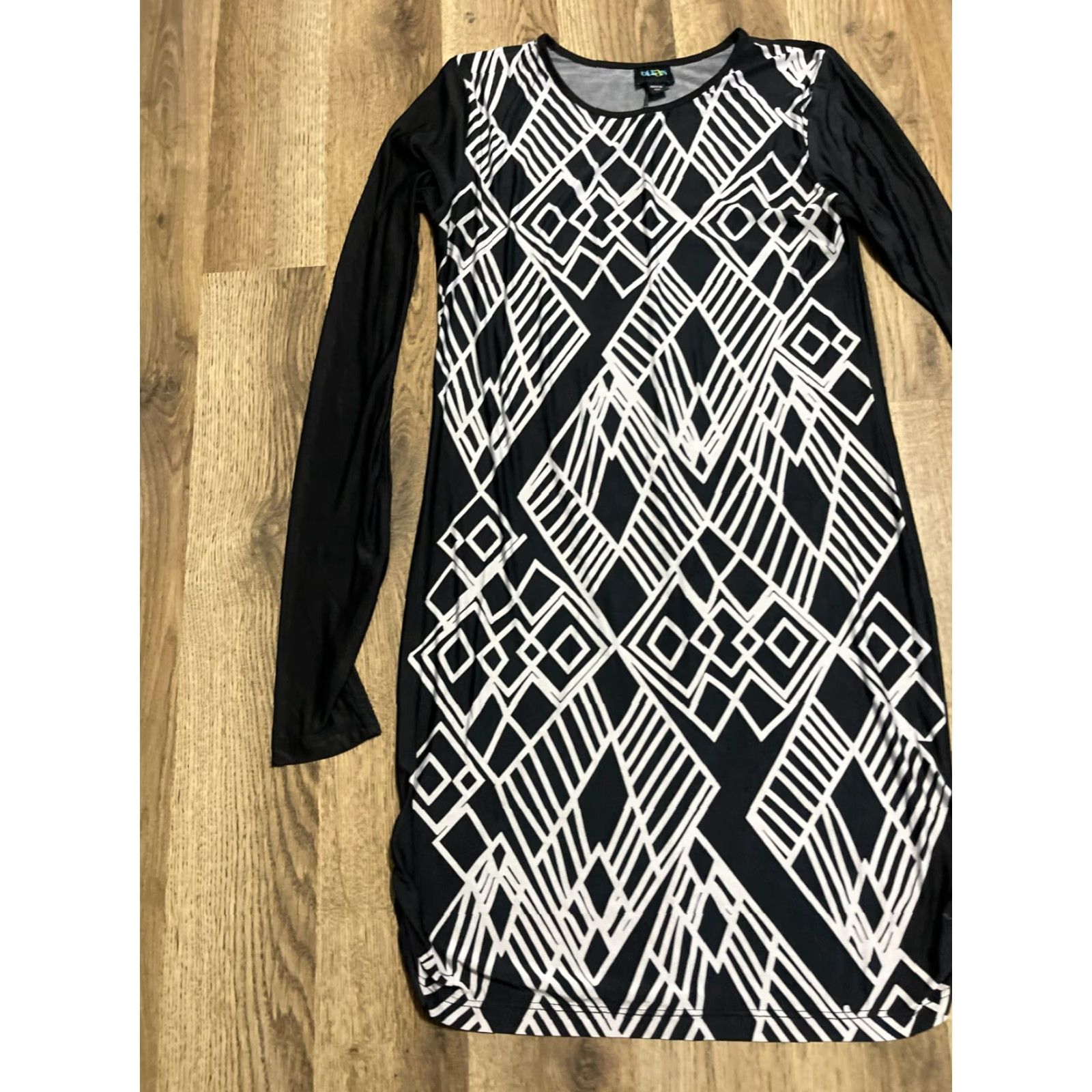Vintage **Olian Women's XS Black/White Geo Print Long Sleeve Shirt Dress** User: Olian Women's Size XS Black/White Geo Print Long Sleeve Shirt Dress Size XS / US 0-2 / IT 36-38 - 3 Thumbnail