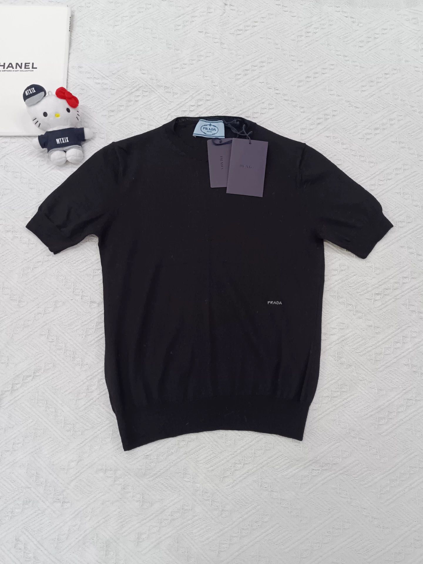 Prada Prada Women's Black Short Sleeve Top 36 Size XS / US 0-2 / IT 36-38 - 1 Thumbnail