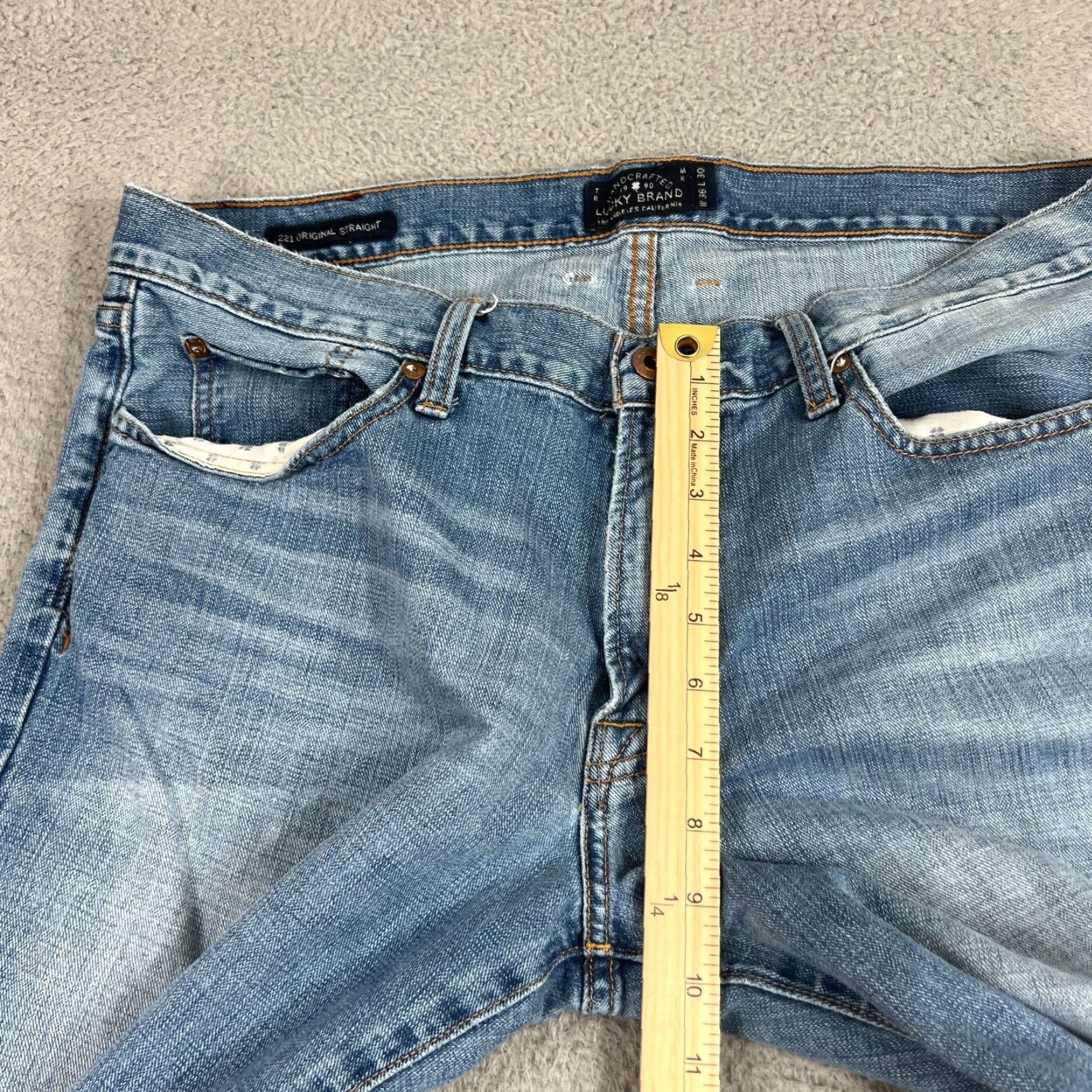 Lucky Brand LUCKY BRAND Jeans 37x29 Mens Light Denim Straight Leg Regular Fit Blue Size US 37 - 4 Thumbnail