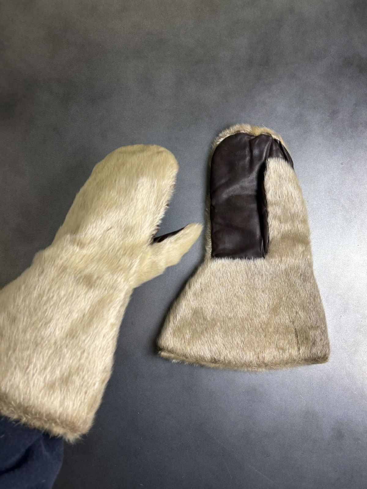 Leather × Vintage Vintage Sealskin Gauntlets Antique Seal Fur Mittens Gloves Size ONE SIZE - 18 Thumbnail