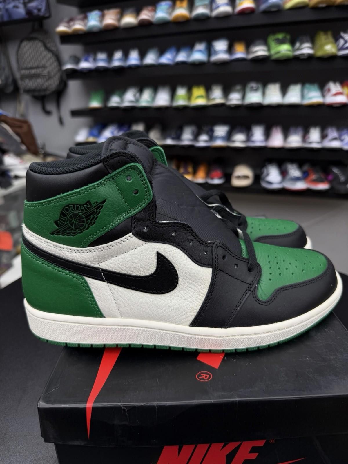 Size 10 Jordan 1 Retro High OG Pine Green Black 2018 NEW