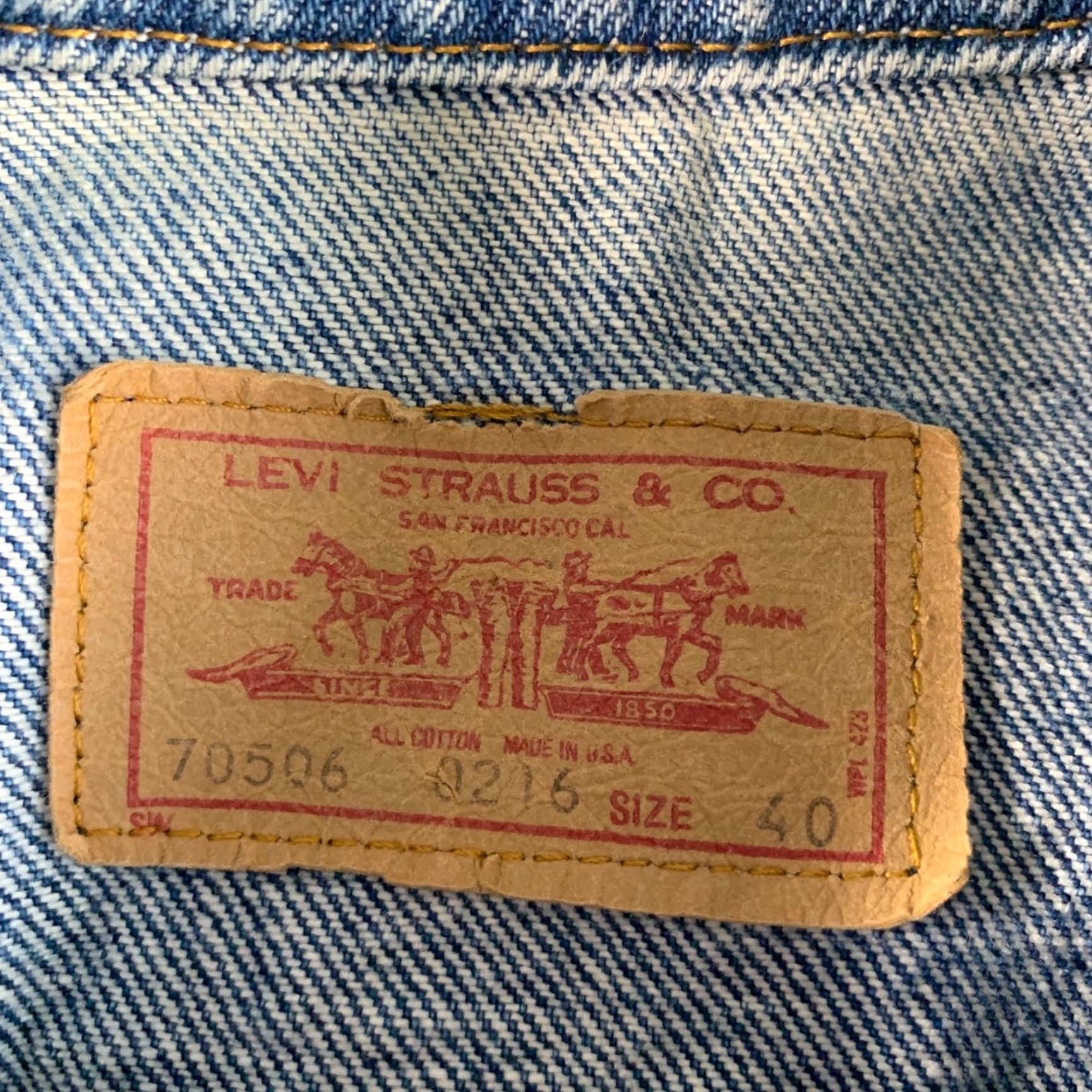 Levi's VINTAGE Levi's Denim Trucker Jacket Mens 40 Blue Biker Moto Cowboy Western USA Denim Trucker Jacket Mens 40 Blue Levis Jeans Jacket Leather? Size US XXS / EU 40 - 3 Thumbnail