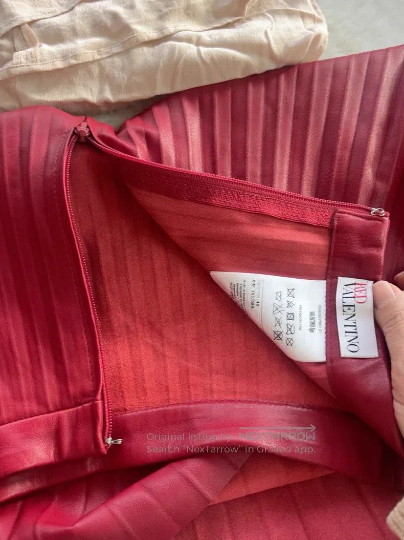 Valentino Valentino Burgundy pleated skirt Size XXS / US 00 / IT 34 - 5 Thumbnail