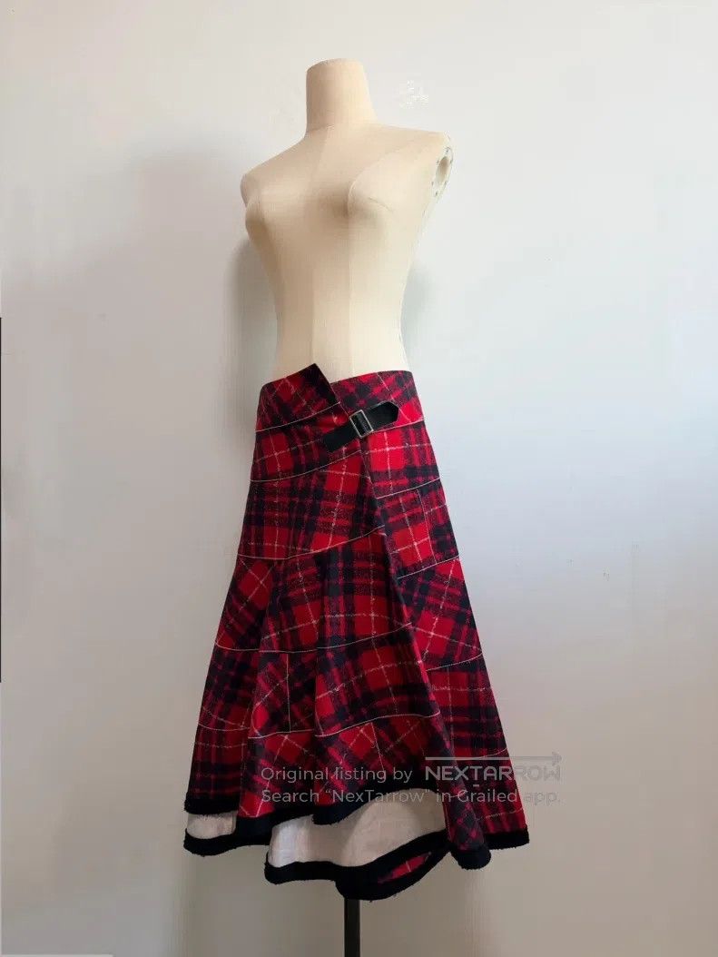 Comme des Garcons Comme Des Garcons size S Red Grid Skirt Size 22" - 1 Thumbnail