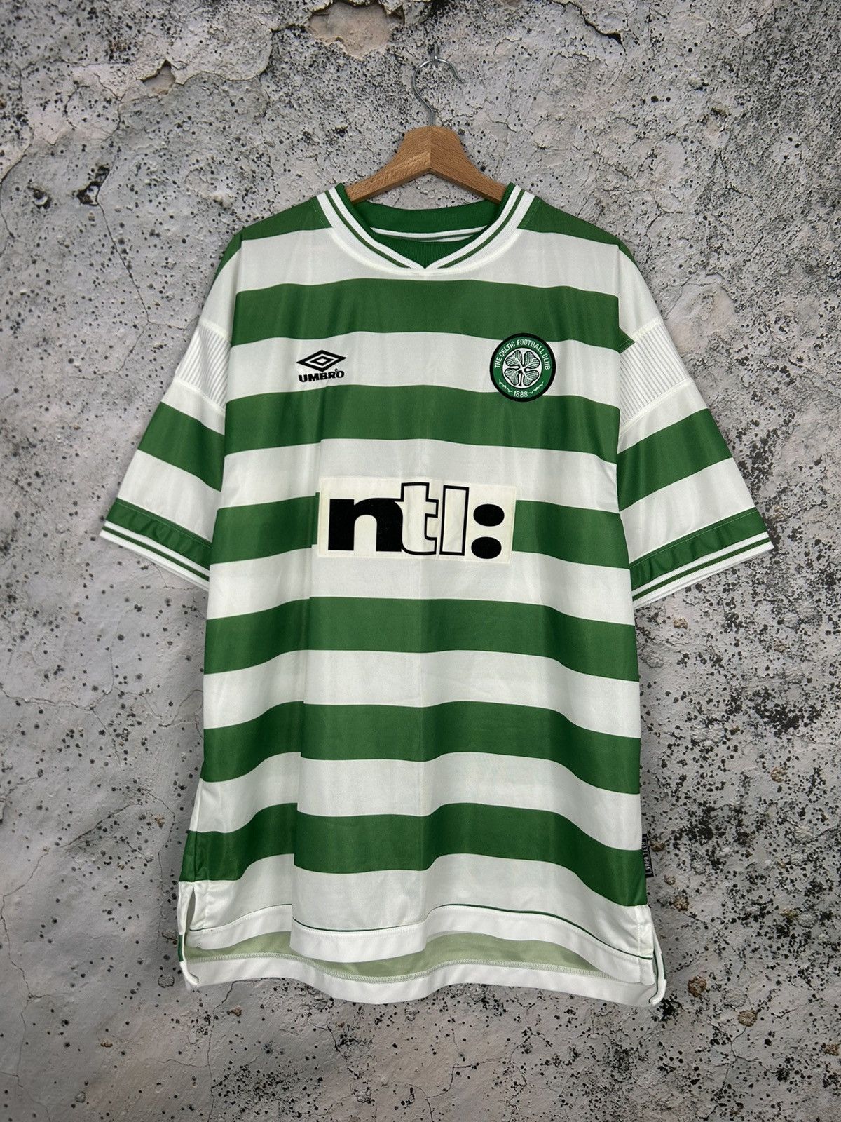 Umbro Vintage Celtic Glasgow Umbro 90s Soccer Jersey Foot all Rare Size US XL / EU 56 / 4 - 1 Thumbnail