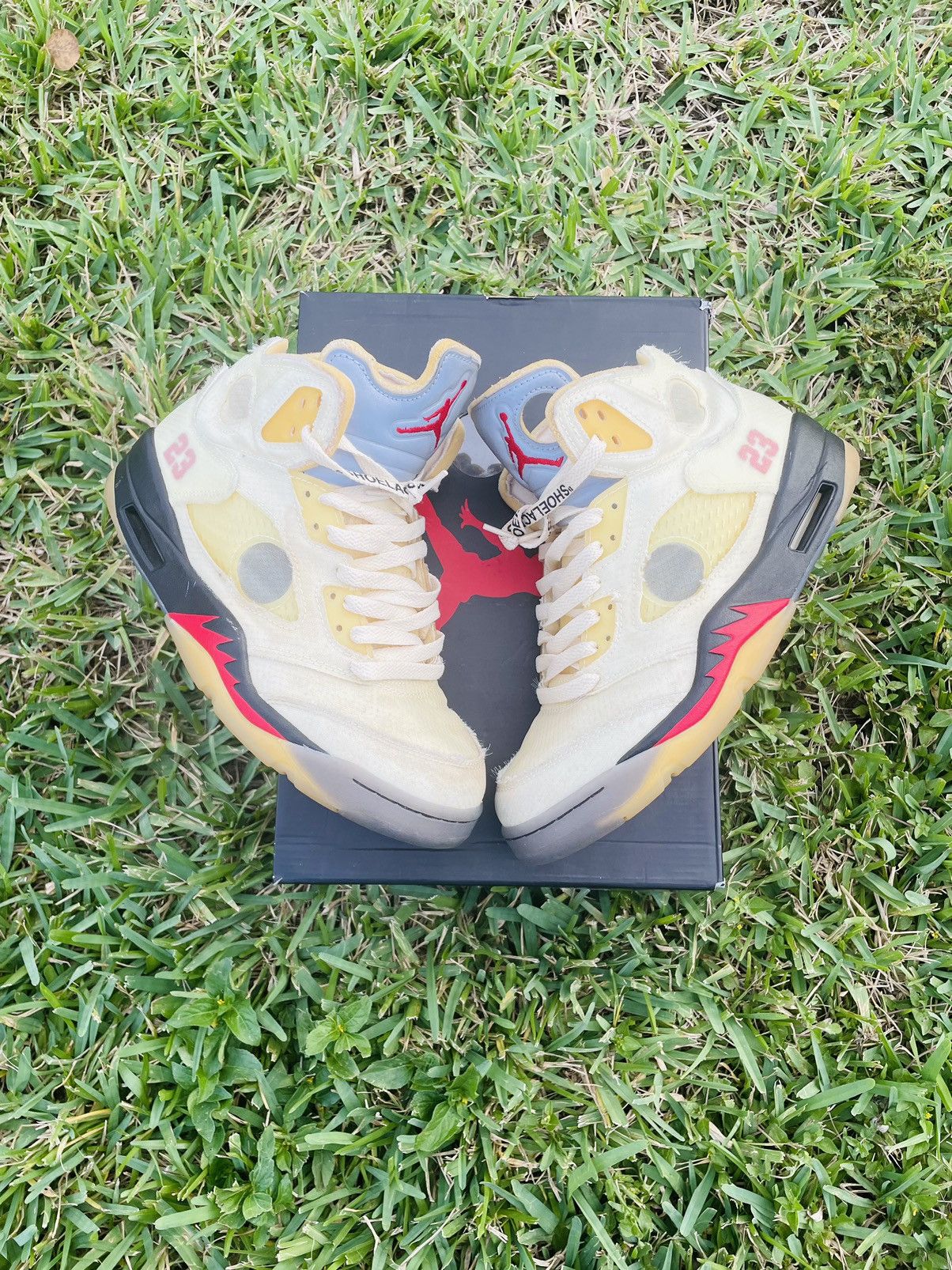 Jordan Brand Off-White x Air Jordan 5 SP ‘Sail’ Size US 7.5 / EU 40-41 - 7 Thumbnail