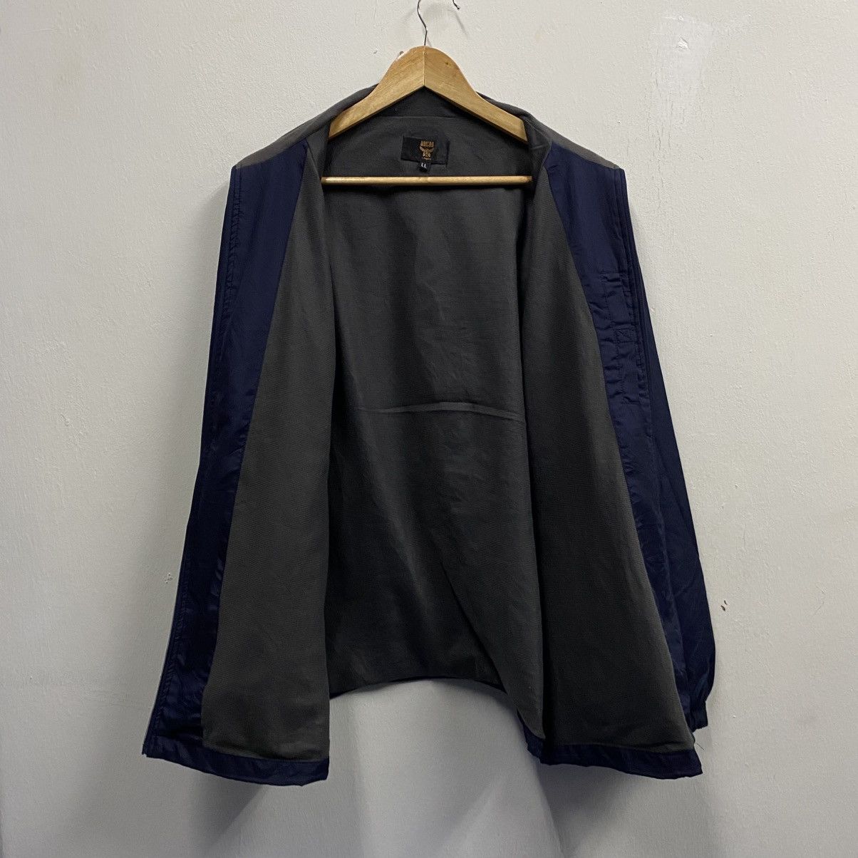 MCM Vintage MCM Legere Windbreaker Jacket Navy Blue Size US XL / EU 56 / 4 - 3 Thumbnail