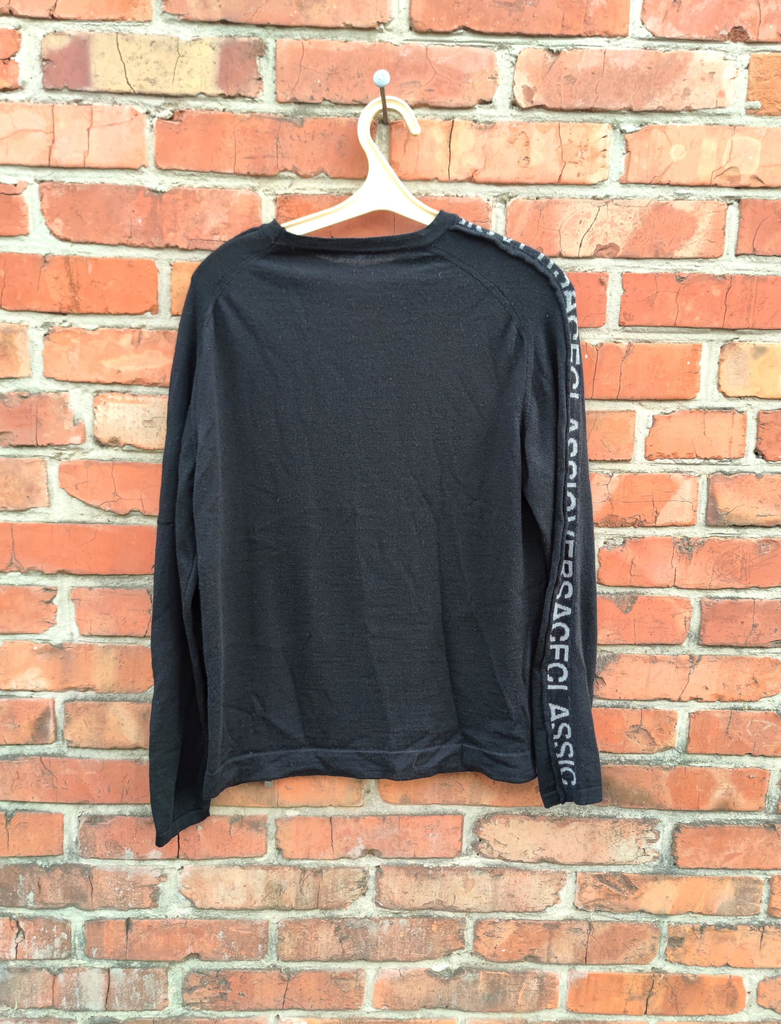 Versace Versace mens black lightweight wool sweater embroidered Size US M / EU 48-50 / 2 - 2 Thumbnail