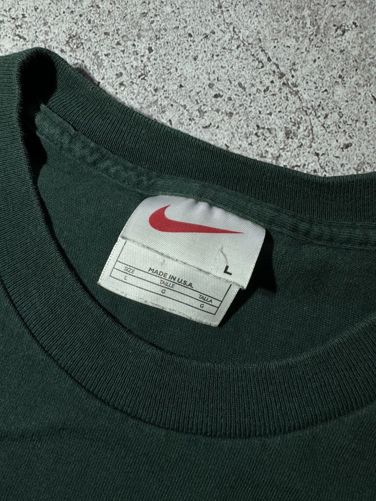 Nike × Vintage Vintage Nike embroidered logo y2k Green T-Shirt Size US L / EU 52-54 / 3 - 5 Thumbnail