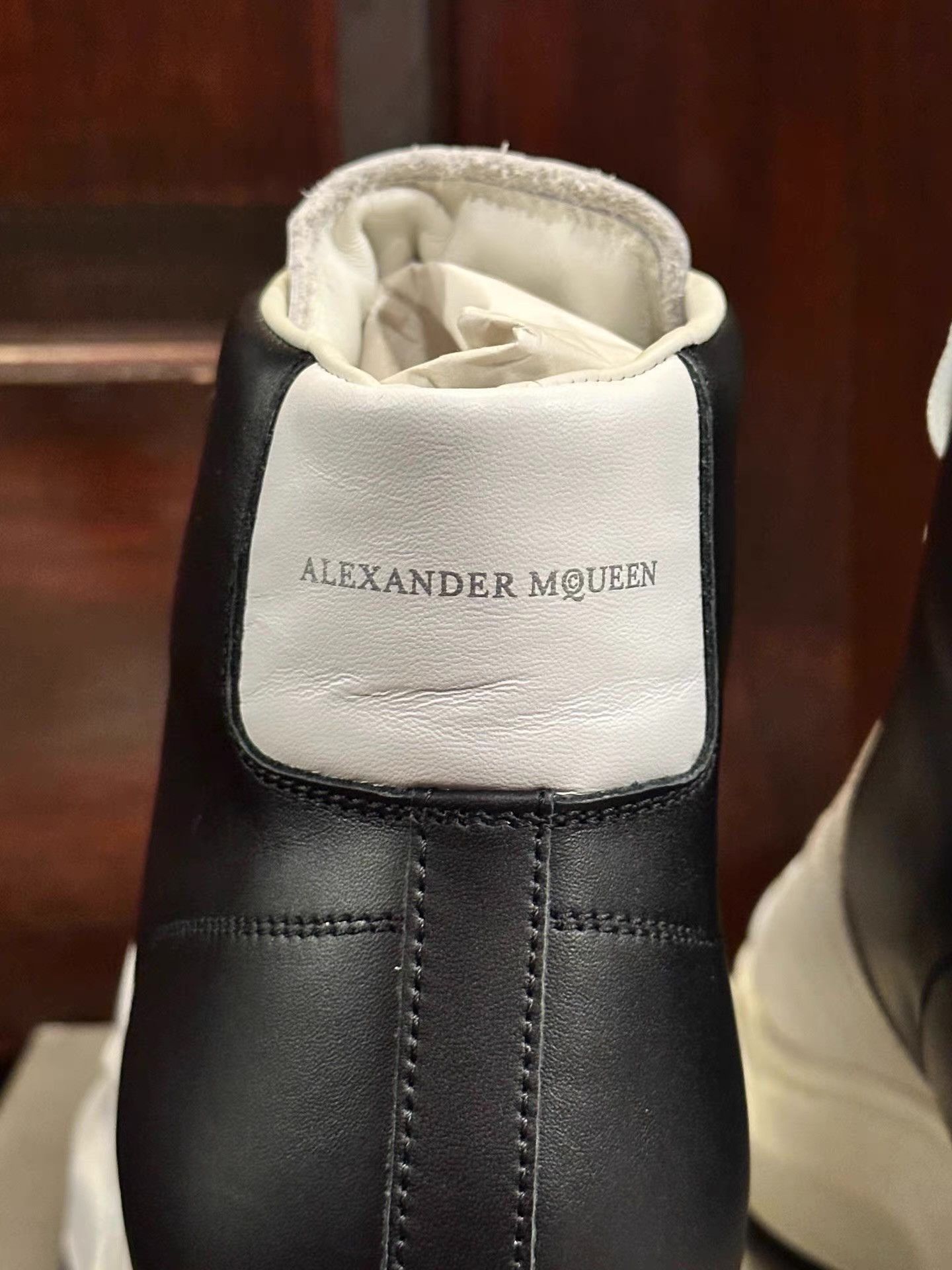 Alexander McQueen Alexander McQueen White Sneakers with Black Heel Tab Ｑ25 Size US 7 / EU 40 - 4 Thumbnail
