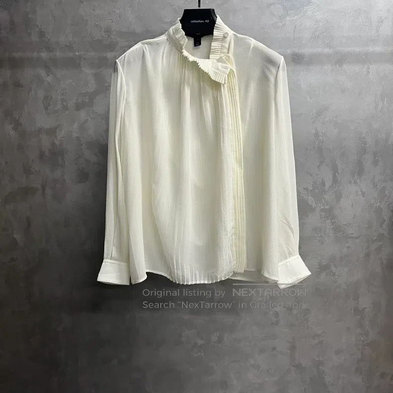 Louis Vuitton Louis Vuitton White solid collar with long sleeves shirt Size XS / US 0-2 / IT 36-38 - 1 Thumbnail