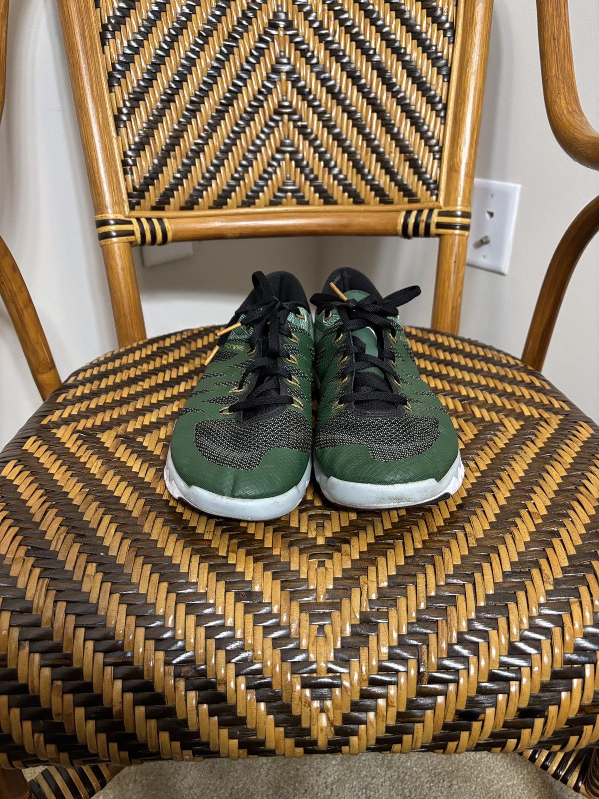 Nike Nike Free Trainer 5.0 V6 AMP 'Michigan State' 723939-317 Size US 8.5 / EU 41-42 - 2 Thumbnail