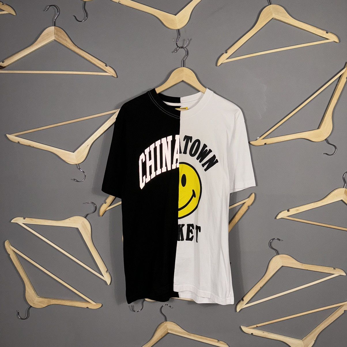 Market Chinatown Market X Smiley Black And White T-shirt Size US L / EU 52-54 / 3 - 2 Thumbnail