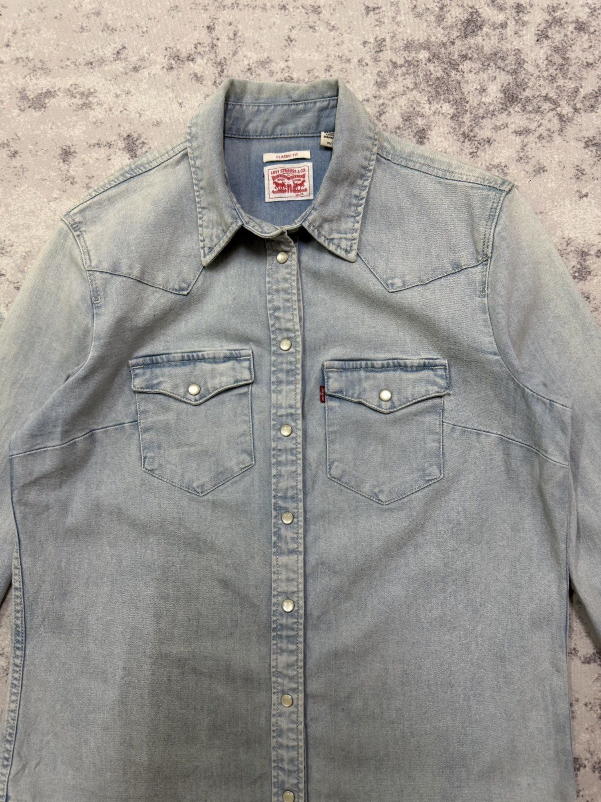 Levi's LEVI’S CLASSIC FIT SNAP BUTTON DENIM JEANS SHIRT Size XS / US 0-2 / IT 36-38 - 6 Thumbnail