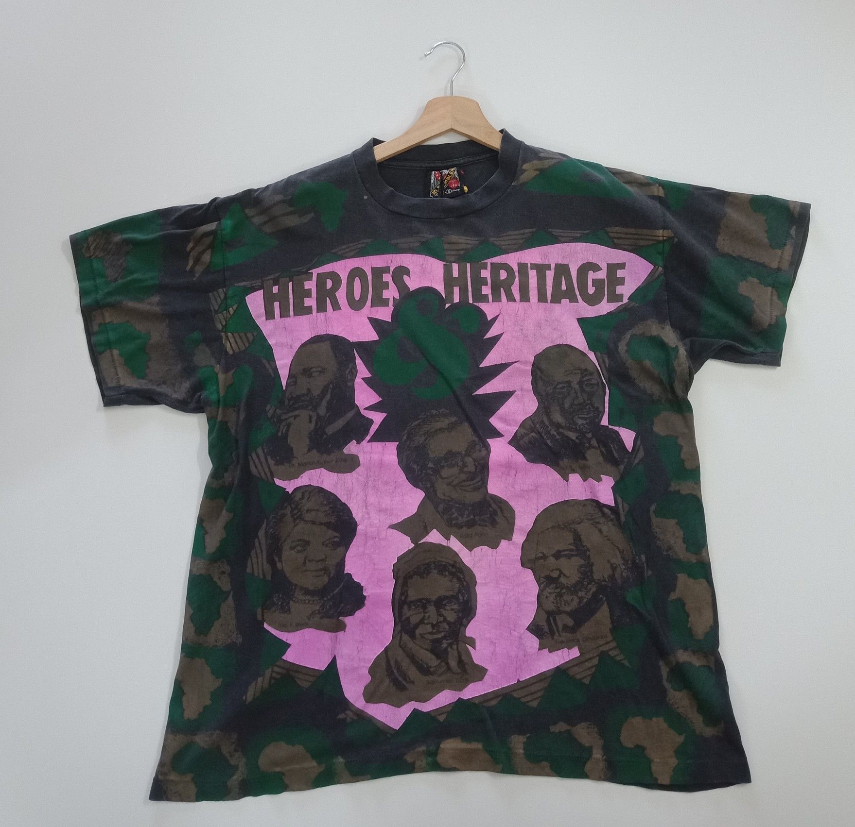 Vintage 3D Emblem Heroes Heritage OVP #A Size US L / EU 52-54 / 3 - 1 Thumbnail