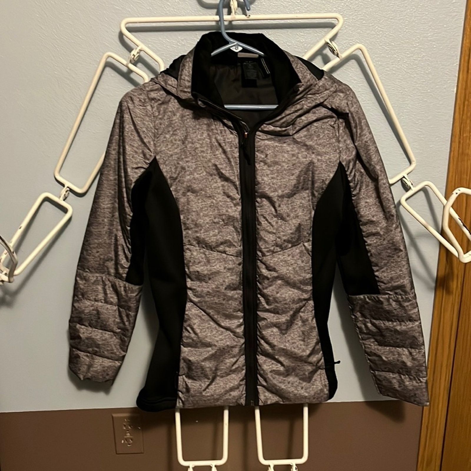 Champion Champion silver puffer Jacket with hood size Medium Size M / US 6-8 / IT 42-44 - 1 Thumbnail