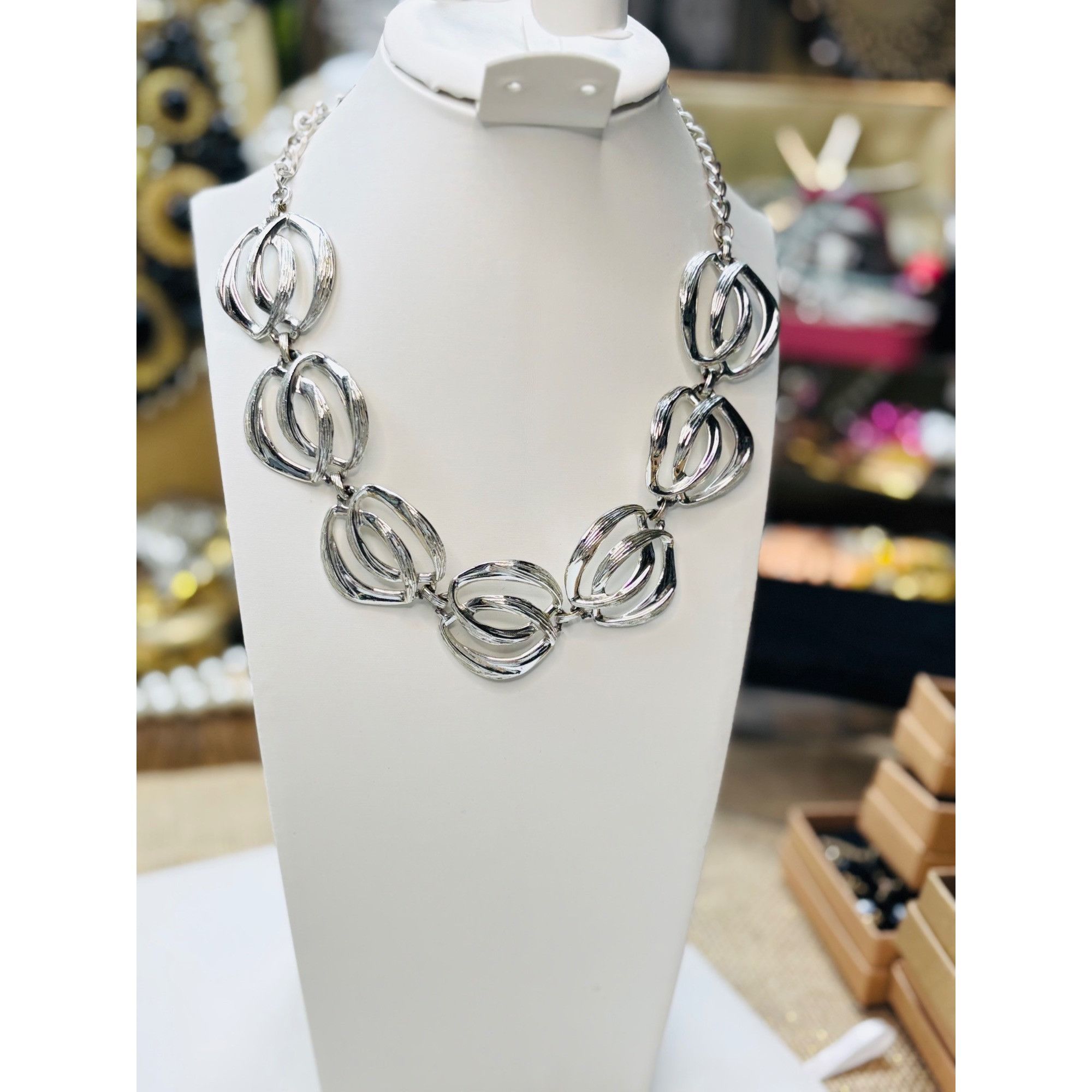 Other Vintage Silver-Tone Statement Necklace With Interlocking Ova Size ONE SIZE - 3 Thumbnail