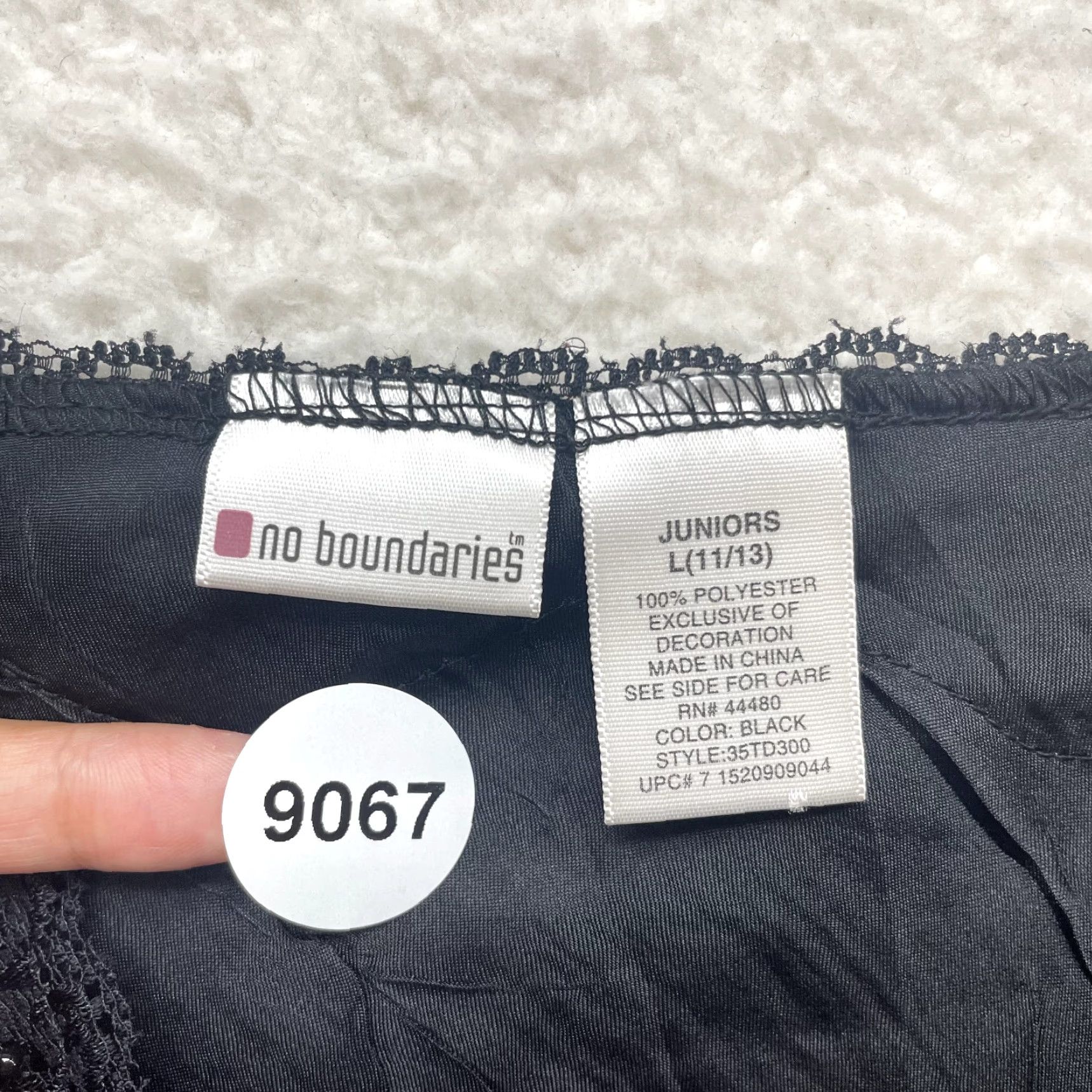 Vintage **VINTAGE LARGE BLACK SATIN GRUNGE NO BOUNDARIES Y2K CAMISOLE SHIRT** User: **VINTAGE LARGE BLACK SATIN GRUNGE CAMISOLE SHIRT** Size L / US 10 / IT 46 - 7 Thumbnail