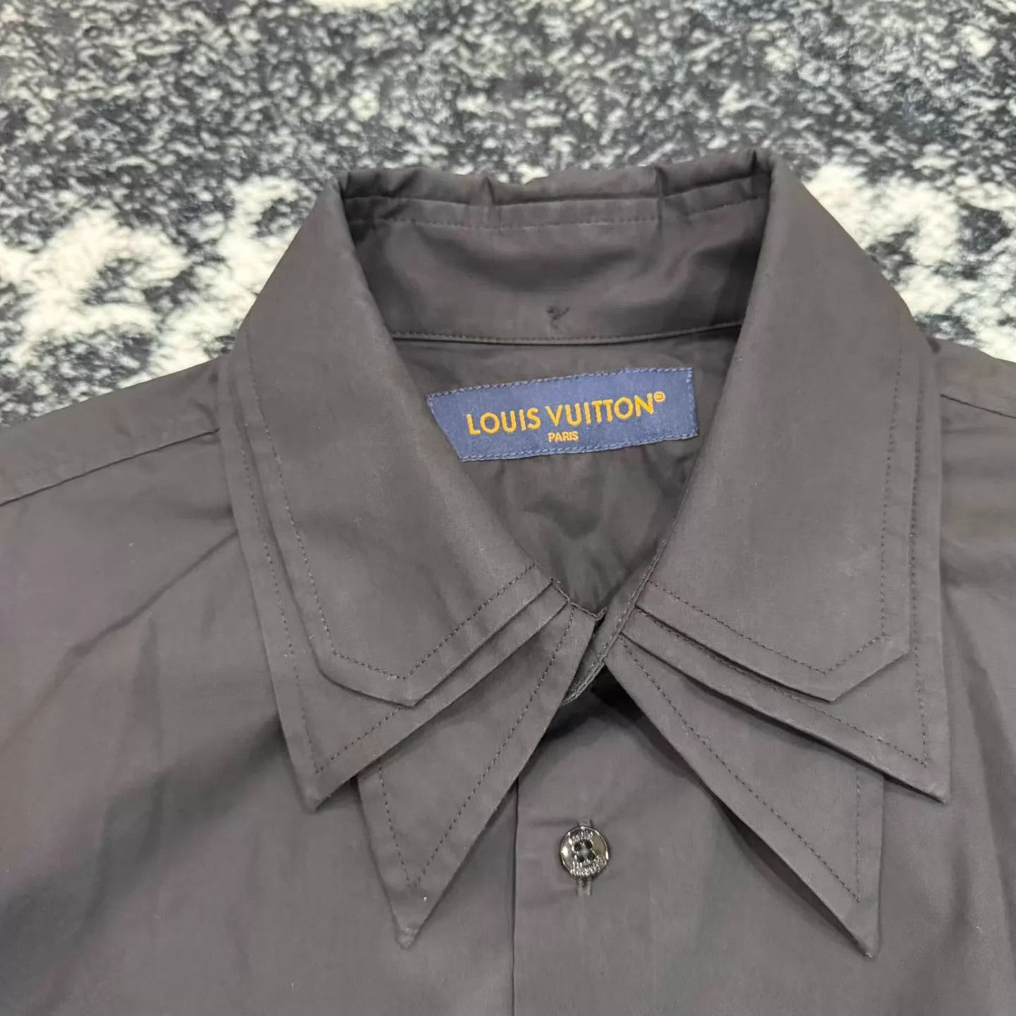 Louis Vuitton LV Runway Black Layered Collar Shirt L Size US L / EU 52-54 / 3 - 2 Thumbnail