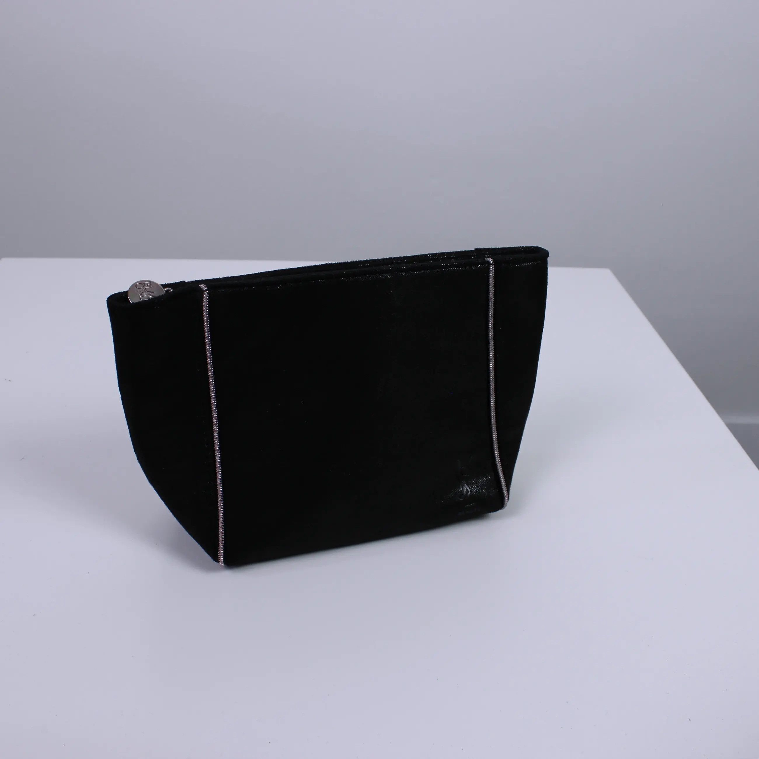 Yves Saint Laurent Yves Saint Laurent YSL beauty small cosmetic clothes bag Size ONE SIZE - 1 Thumbnail
