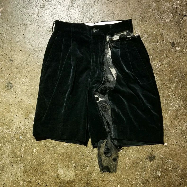Comme des Garcons COMME des GARCONS Black Velvet Shorts - dmc Size US 26 / EU 42 - 1 Thumbnail