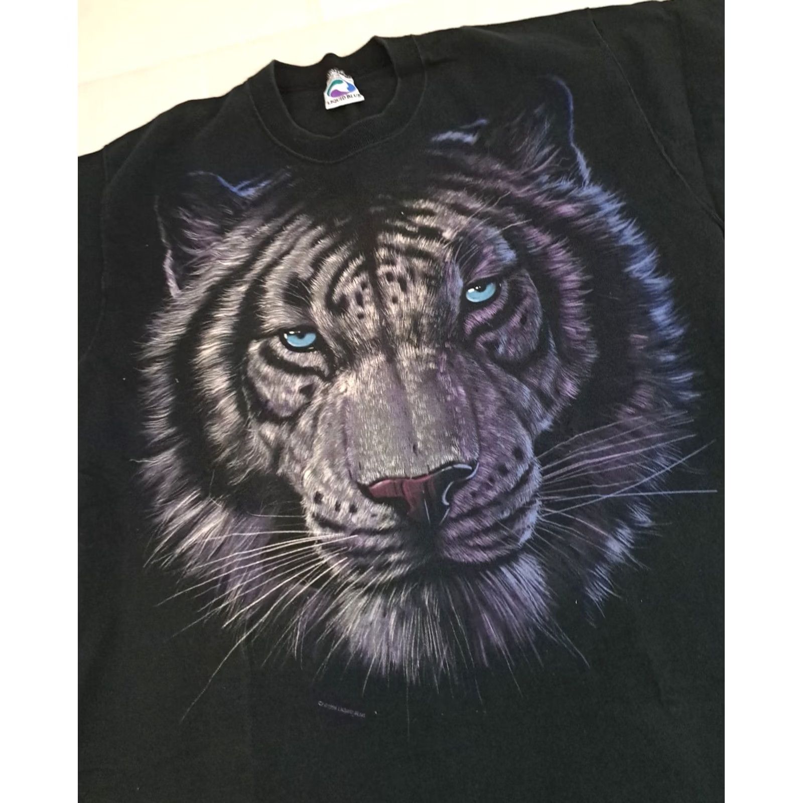 Liquid Blue VINTAGE Wildlife Snow Tiger Front & Back Print Liquid Blue USA Made T-Shirt XL Size US XL / EU 56 / 4 - 4 Thumbnail