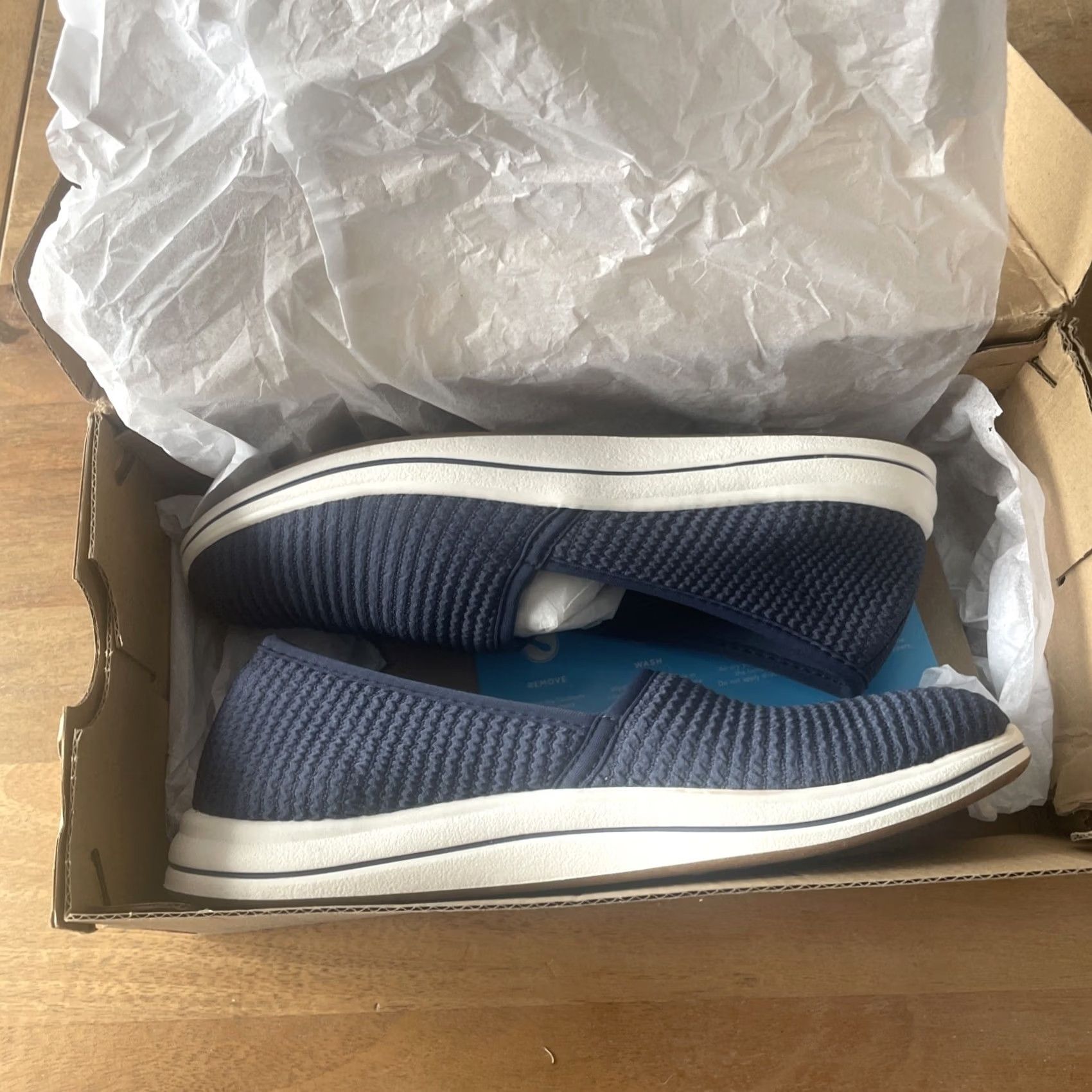 Clarks Clarks Cloudsteppers Slip On Loafer Womens Size 5 Navy Blue Cushioned Lightweight Stretch Washable Casual Travel Flat Shoes Size US 5 / IT 35 - 2 Thumbnail