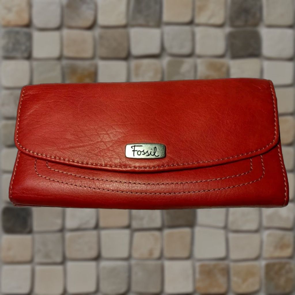 Fossil VINTAGE Fossil Leather Wallet Tri-Fold Women 12 Card Slots Checkbook Red 7.25" x 3.63" Womens Size ONE SIZE - 1 Thumbnail