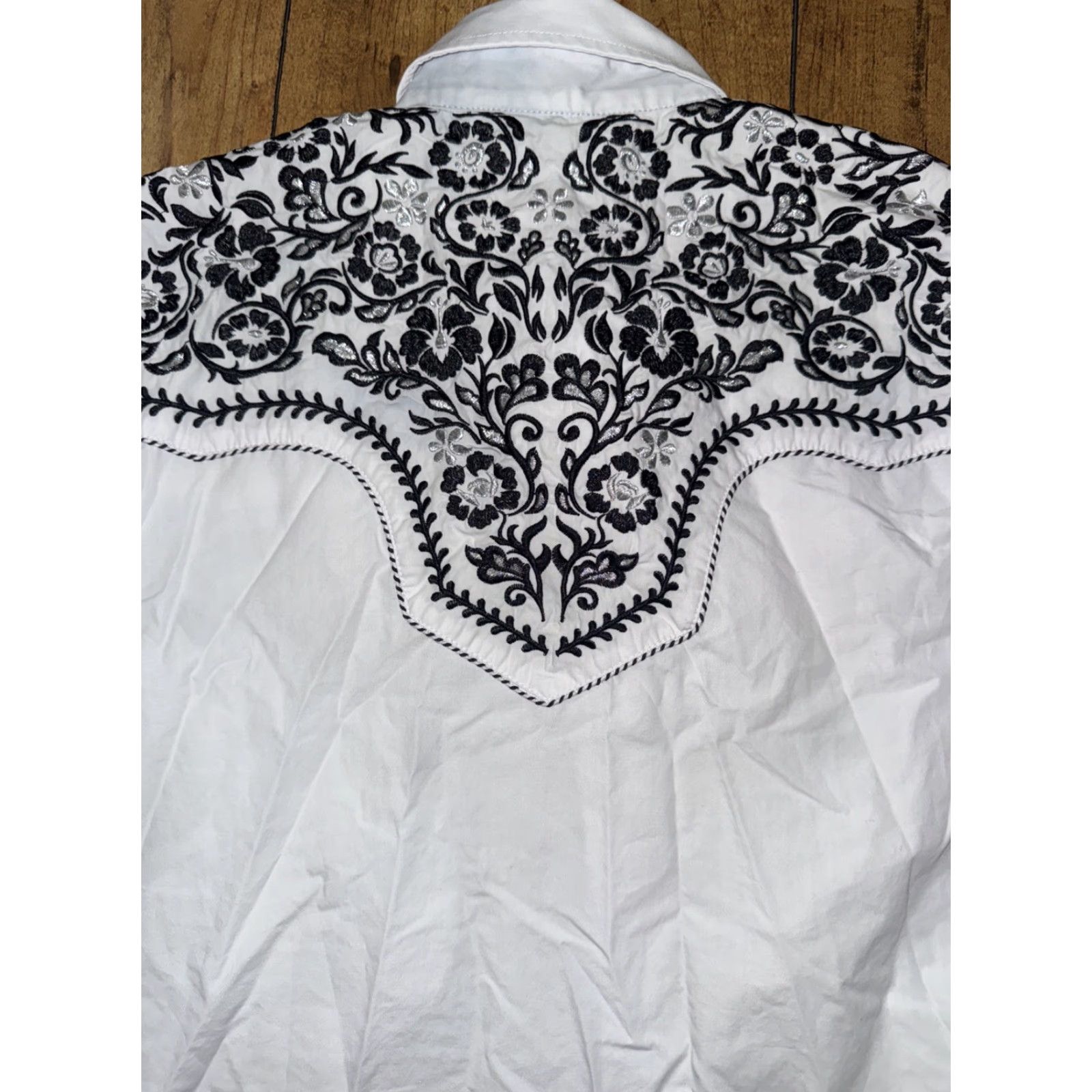 Vintage VINTAGE Salvaje Oeste Western Pearl Snap Shirt White Black Embroidered Large 22x28 Size US L / EU 52-54 / 3 - 6 Thumbnail