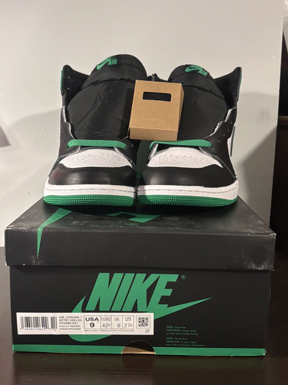 Jordan Brand Air Jordan 1 Retro High OG DZ5485-031 Green/White/Black Sz 9 Size US 9 / EU 42 - 3 Thumbnail