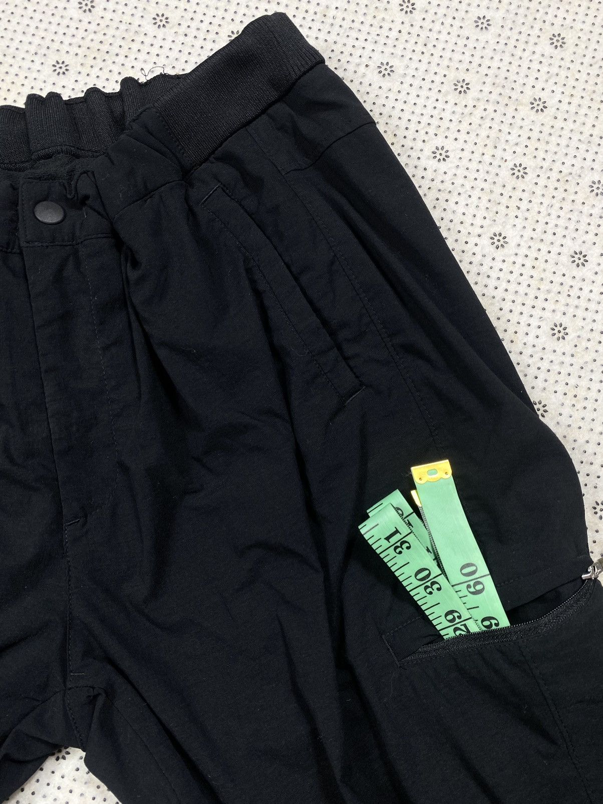 Uniqlo Uniqlo Training Jogger Pant Size US 31 - 8 Thumbnail