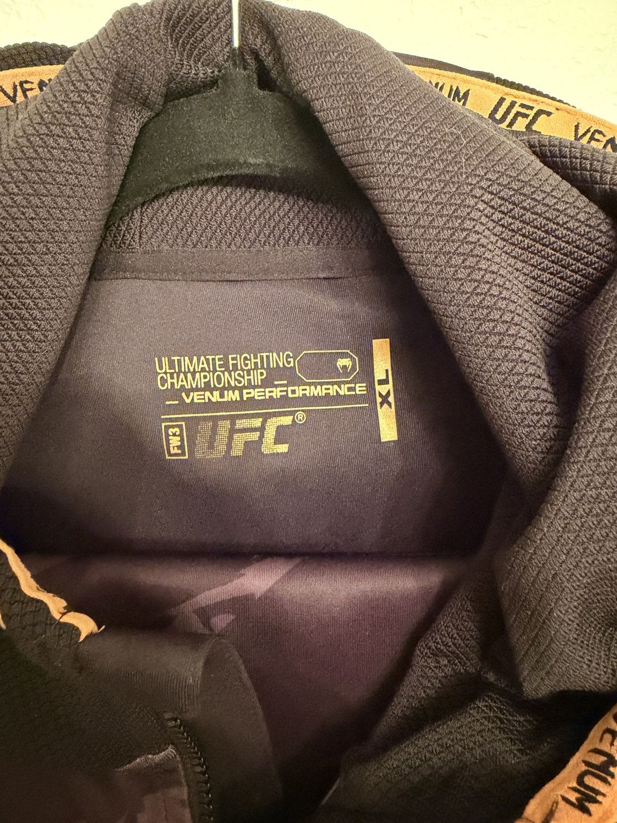 UFC Fightweek Performance UFC tracksuit Size US XL / EU 56 / 4 - 3 Thumbnail
