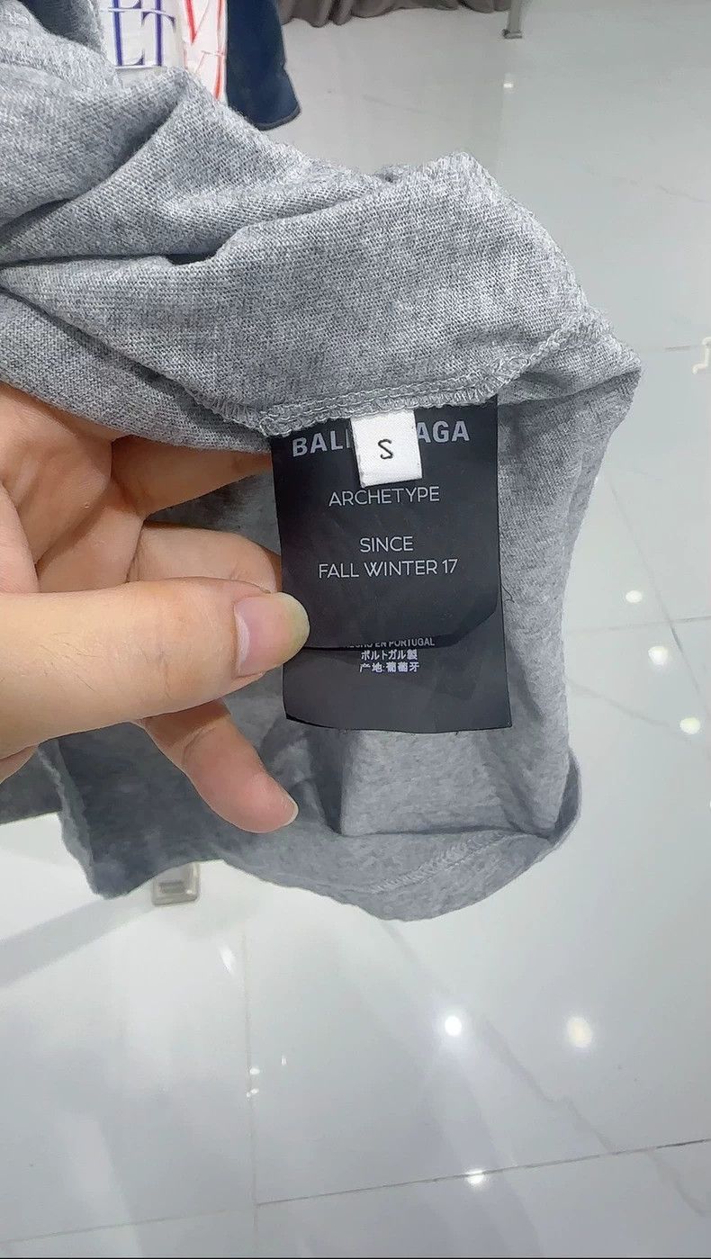 Balenciaga Balenciaga Small Letter Grey Basic Short Sleeve Size US S / EU 44-46 / 1 - 5 Thumbnail