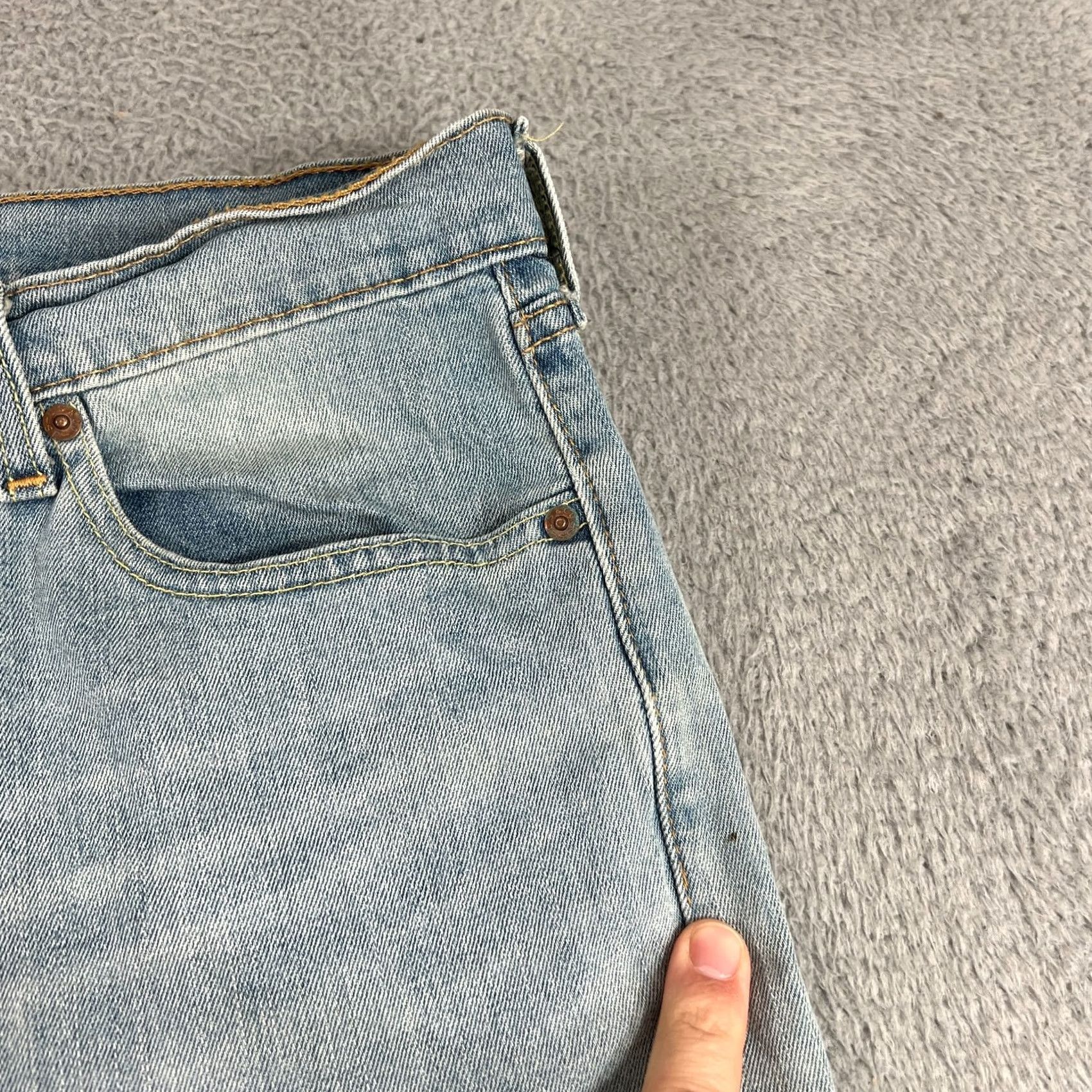 Levi's Levi's 505 Jeans Mens 33x32 Blue Straight Leg Light Wash Denim Classic Fit Regular Size Type: Regular 5-Pocket Design Shoes? Size US 33 - 4 Thumbnail