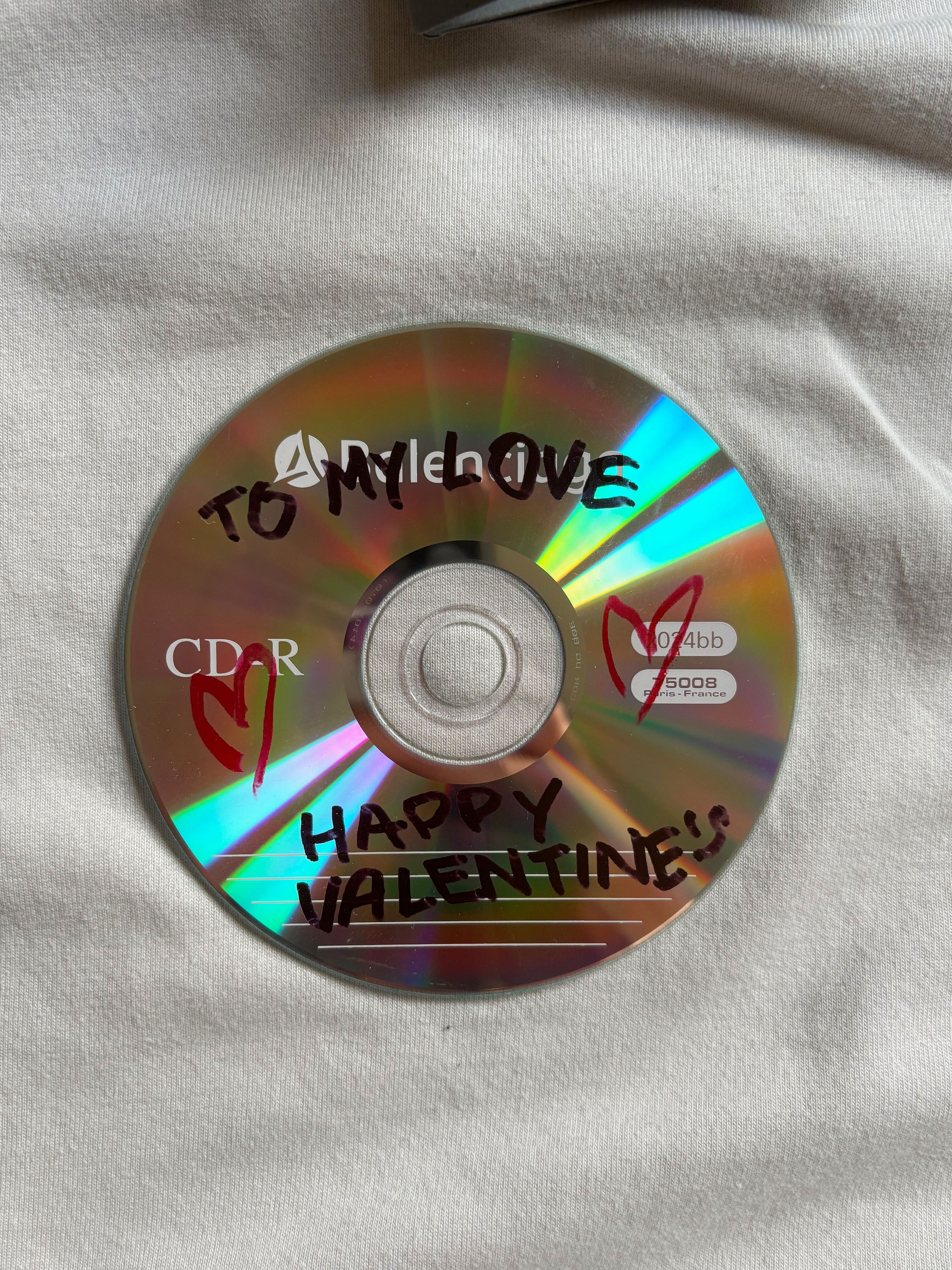 Balenciaga Balenciaga Valentines to my love CD tshirt Size US XS / EU 42 / 0 - 5 Thumbnail