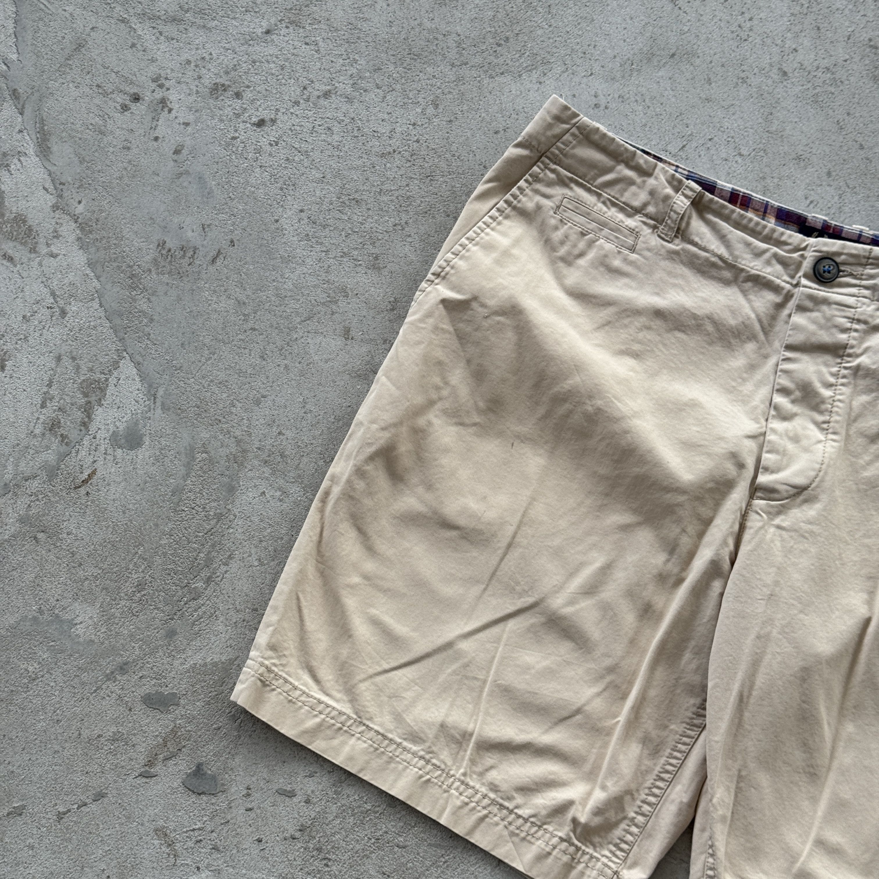 Fred Perry Vintage Fred Perry Beige Chino Shorts Tartan Lining Size 32 Size US 32 / EU 48 - 6 Thumbnail