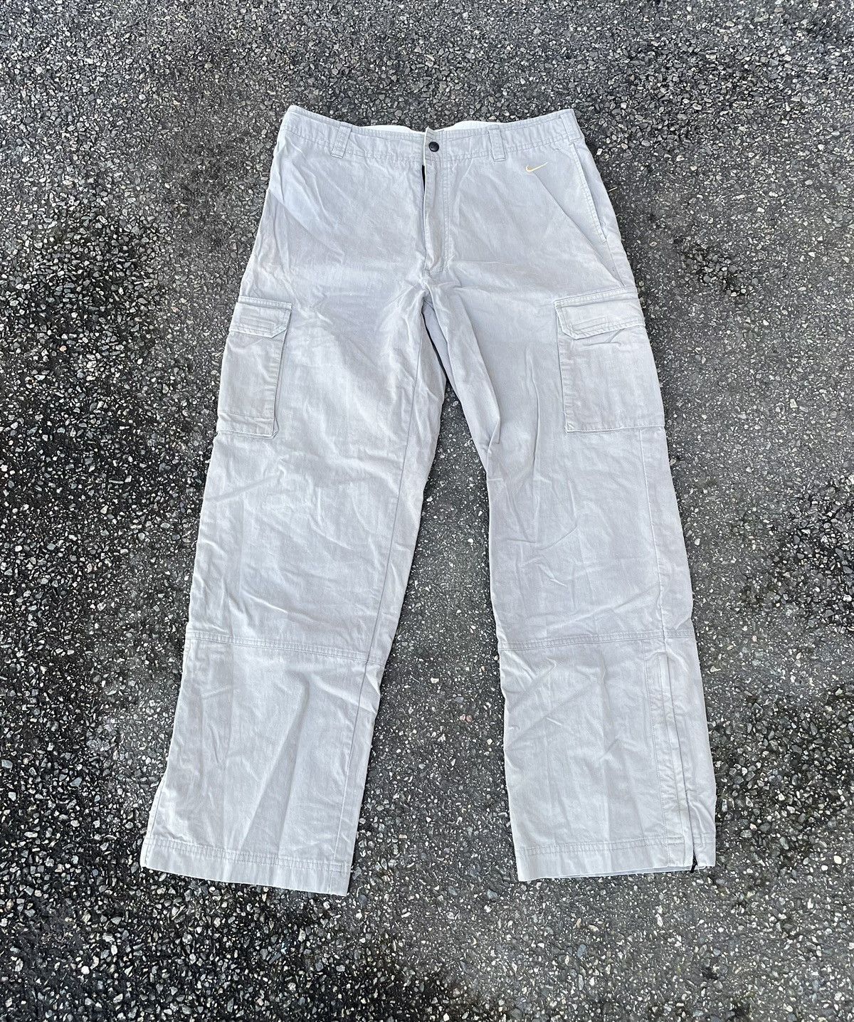 Nike Vintage Nike Swoosh Cargo Pants Y2K Skate Size US 34 / EU 50 - 1 Thumbnail