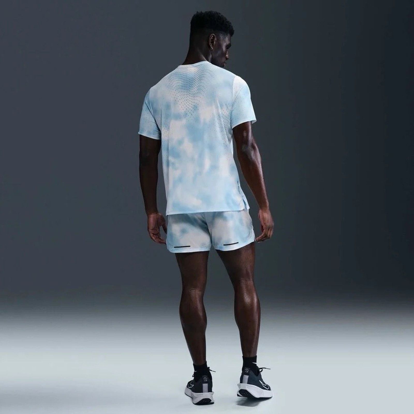 Nike Nike Running Division Breathe Running Top Large Blue Size US L / EU 52-54 / 3 - 4 Thumbnail