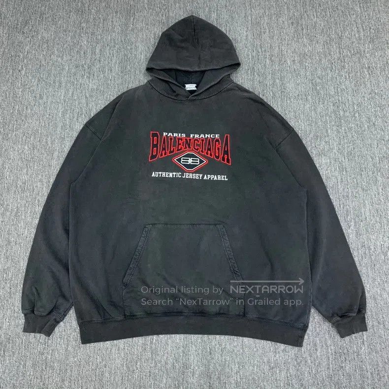Balenciaga Balenciaga Black Batman hoodie sweatshirt Size US S / EU 44-46 / 1 - 1 Thumbnail