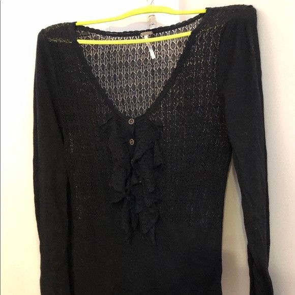 Free People Free People Black Crochet Ruffle Button Sweater L Size L / US 10 / IT 46 - 6 Thumbnail
