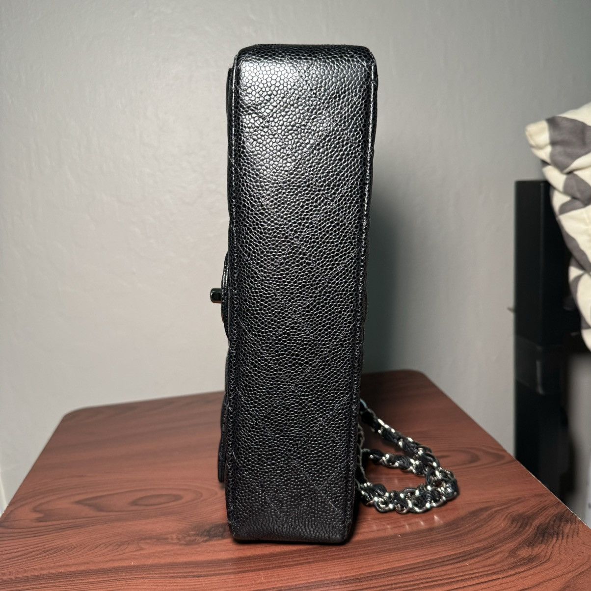 Chanel CHANEL Caviar Quilted Medium Double Flap in Black Size ONE SIZE - 8 Thumbnail